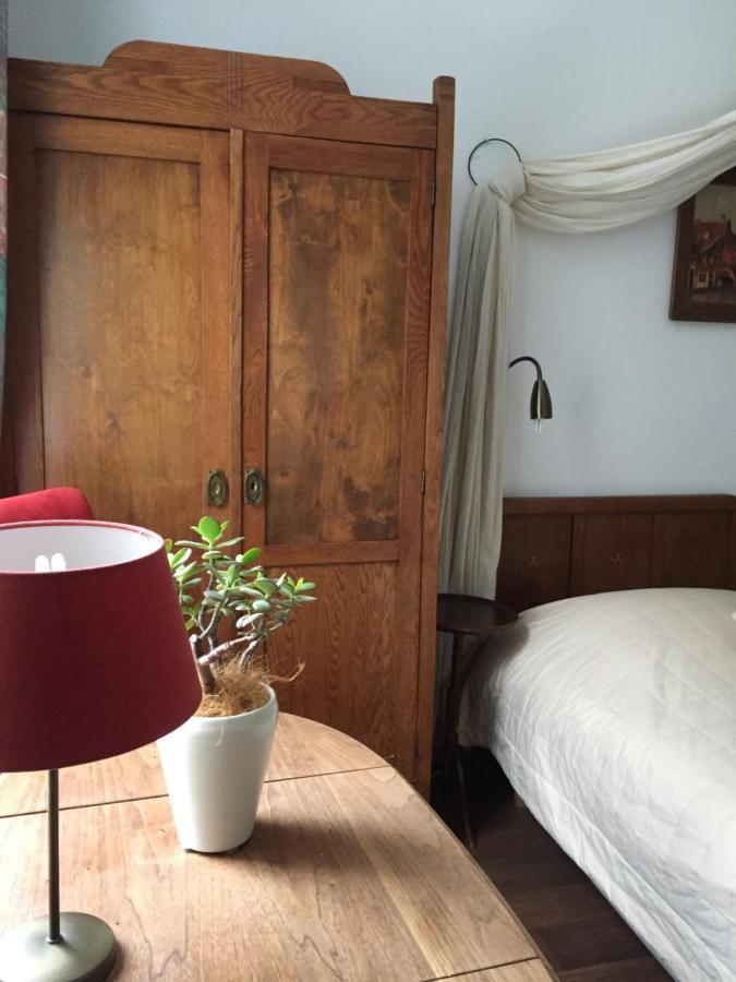 Standard Double Room Shower,1084451746:JPEG