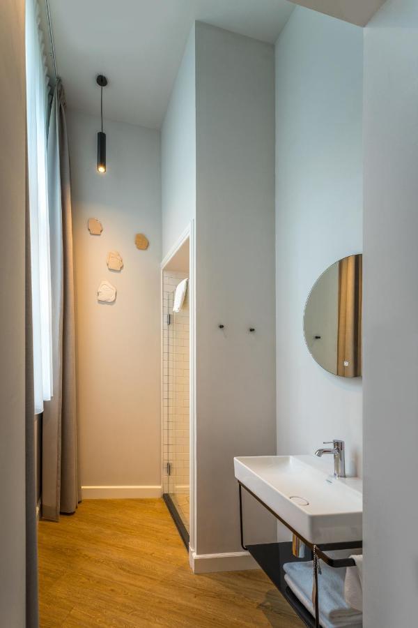 Small Double Room,828934535:JPEG